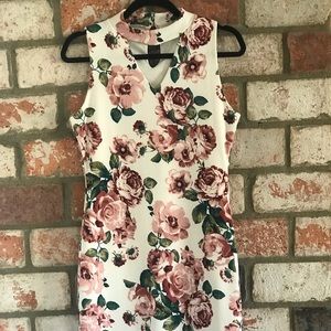 🔥SOLD🔥Floral dress. Knee length.